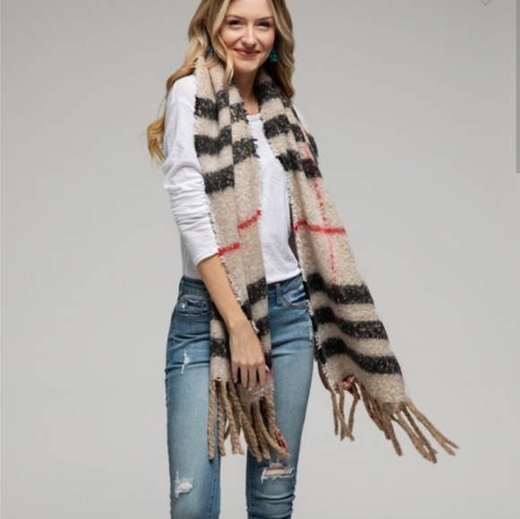 Plaid boucle oblong scarf - Picture 4 of 4